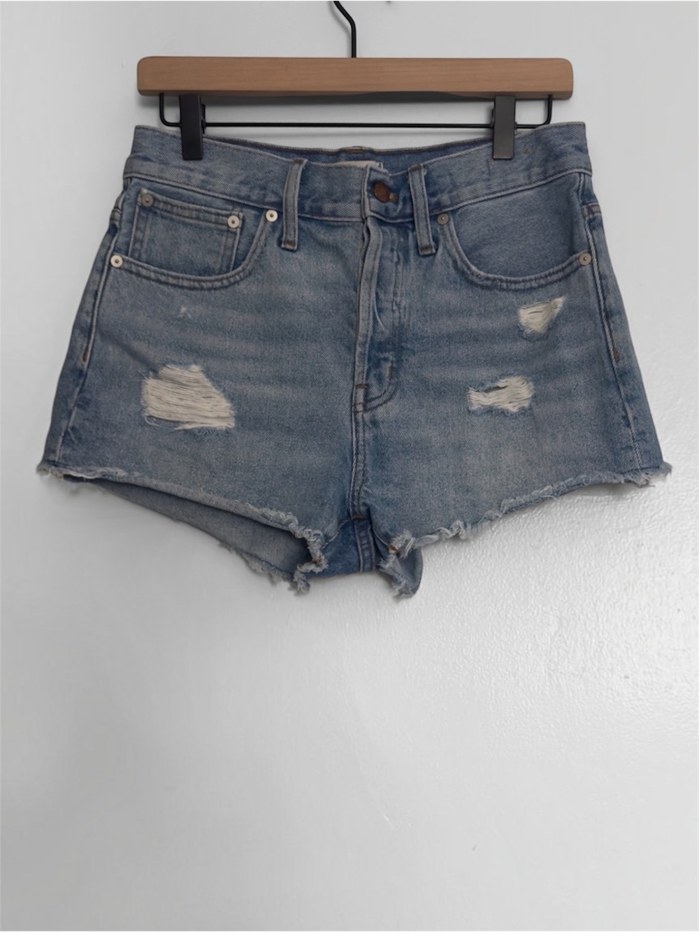 Madewell Relaxed Denim Shorts Size 26 Light Wash Distressed Cut Off Jean Shorts⁠